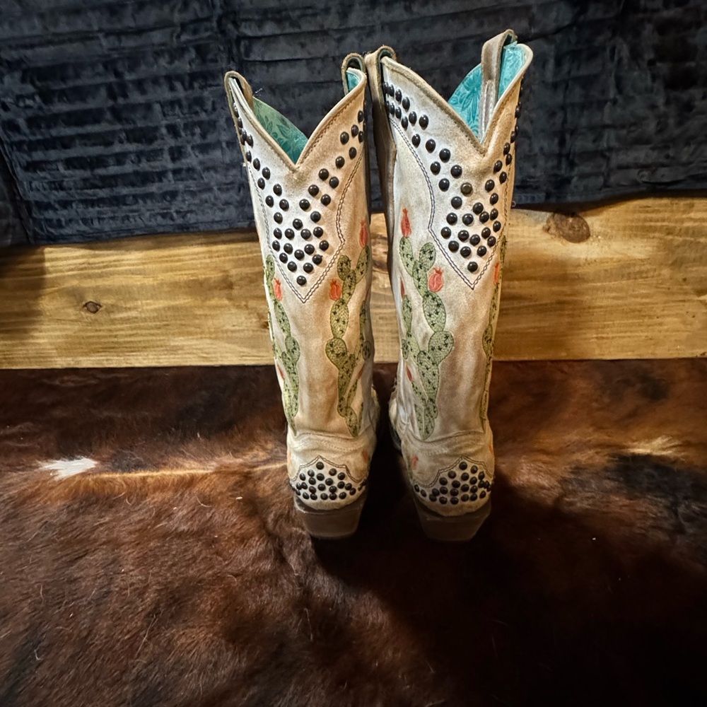 Corral Beige and Black Cactus Heeled Boots - Picture 2 of 6